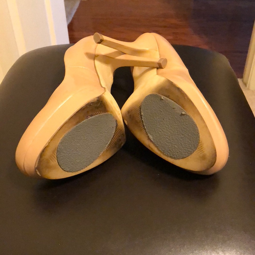 Heels - Picture 4 of 4